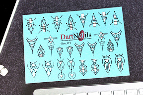 Dart Nails Geo 117